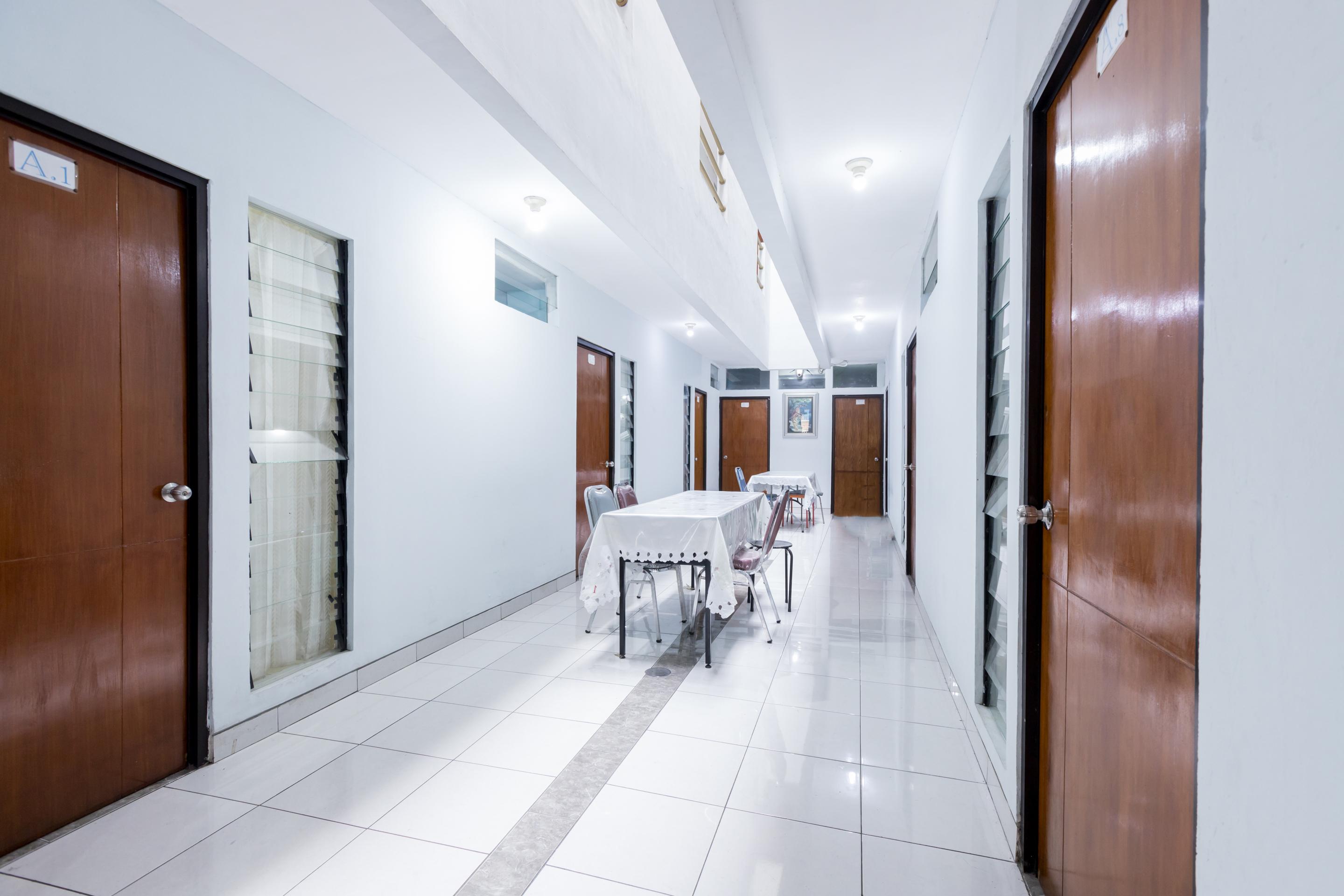 Hotel Super Oyo 1516 Cemara Gading Syariah Bogor Exterior foto